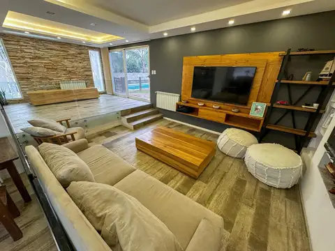 Casa 5 ambientes con 2 baños