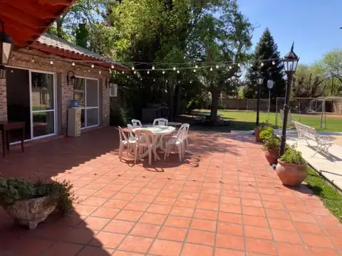 Casa en Alquiler Temporal con 2 cocheras