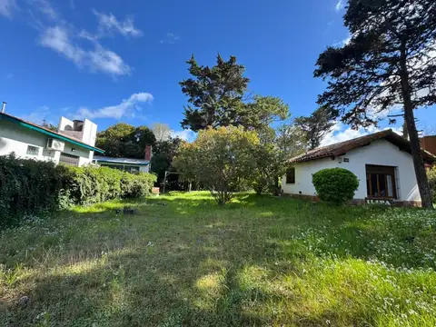 Alameda 206 entre Calle 302 y 303.