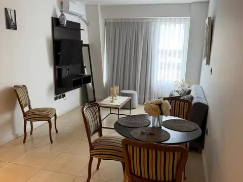 Condominio de 2 ambientes piso alto
