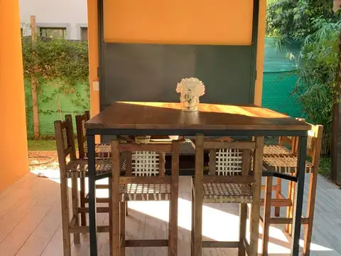 Casa en Alquiler Temporal con 1 cochera
