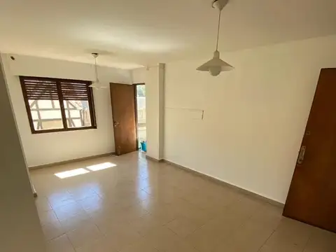 ALQUILER | 2 Dormitorios| Cocina Nueva | Balcón| PLAZA COLÓN