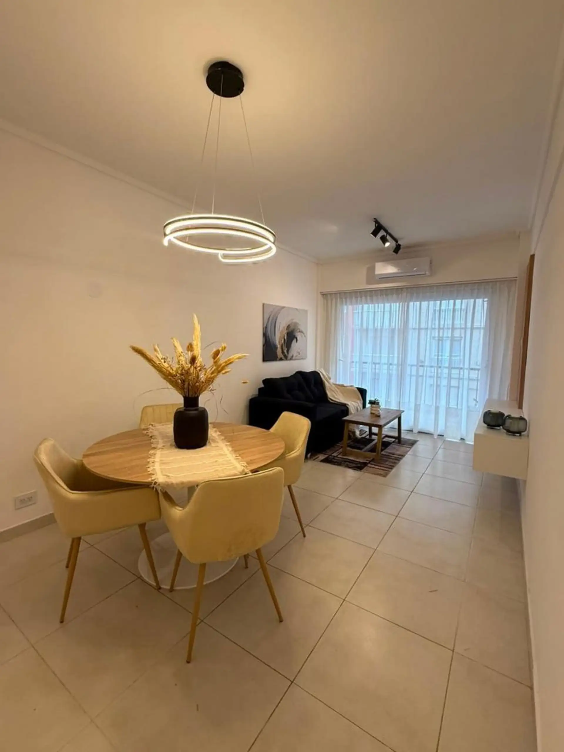 Depto 2 amb con dependencia, 58m² con balcón y amoblado — Plaza Colón