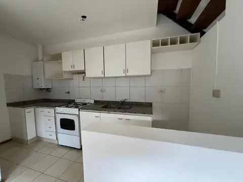 Venta Dúplex de pasillo 2 dormitorios- Echesortu
