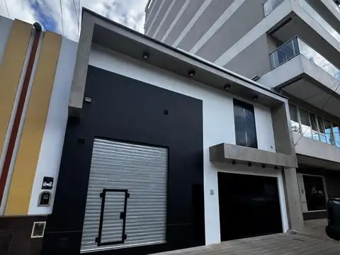 Casa en Alquiler en La Plata [Cod: 2852-92]