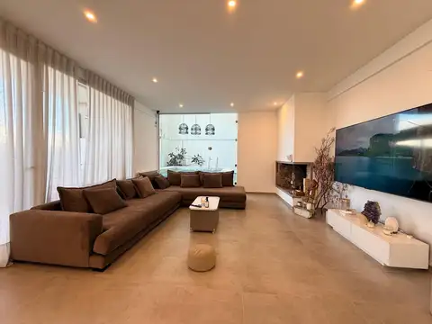 Se VENDE casa 3 dorm. Barrio Pecini, Gral.Roca