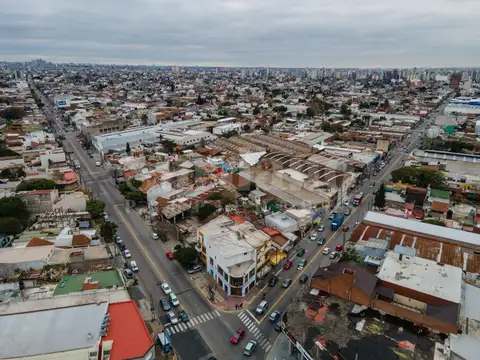 PREDIO 1400 M2 VENTA O ALQUILER - Lanús Oeste.