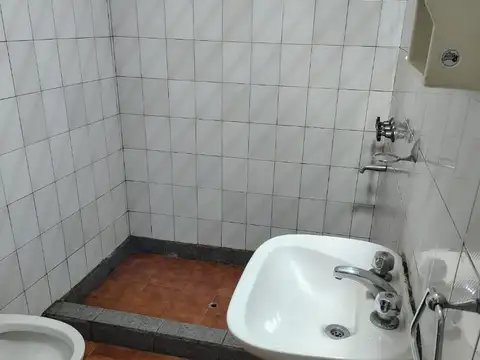 Alquilo PH de 2 ambientes con patio compartido