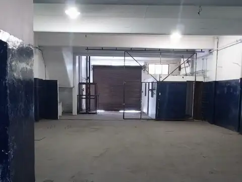 Galpon en Venta 83  mts Fondo