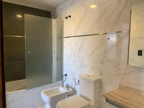 Departamento en Alquiler con 1 cocheras