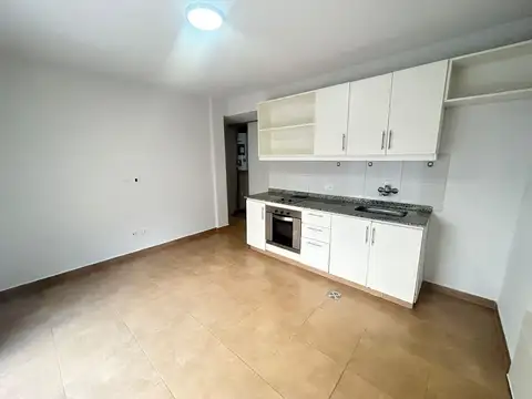 Departamento 2 ambientes con patio en Santos Lugares (apto mascota)