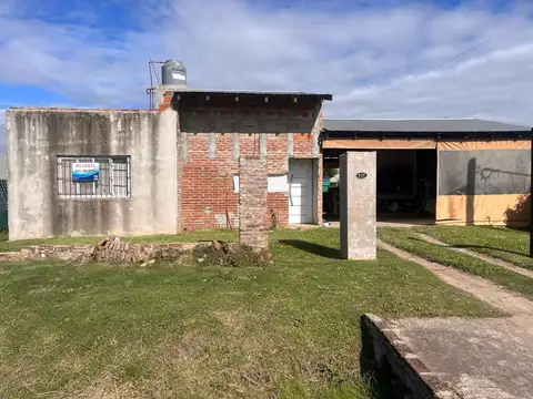 Casa 6 ambientes con 1 baño