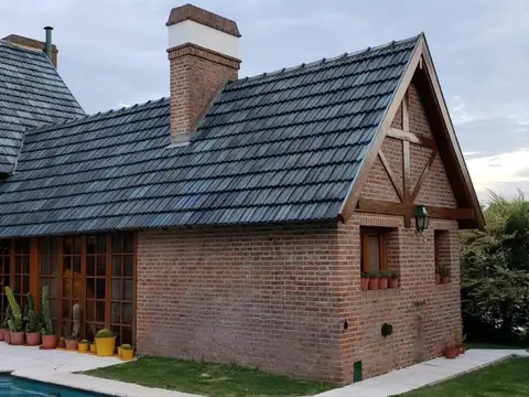 Casa 4 ambientes con 4 baños