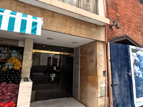 Depto 2 Amb de 35m2 en 2do Piso con Encargado. Excelente ubicacion (Uruguay y Cordoba) Retiro.