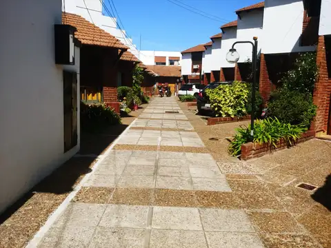 Depto Tipo Casa en Alquiler de 2 ambientes