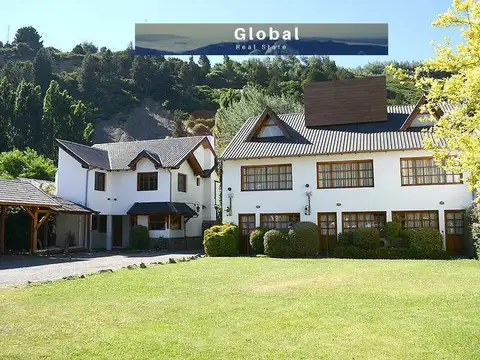Tradicional Complejo De Cabañas Centro De San Martín De Los Andes Patagonia Argentina