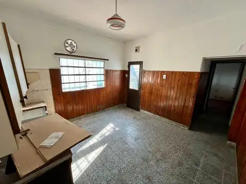 Casa 5 ambientes con 1 baño