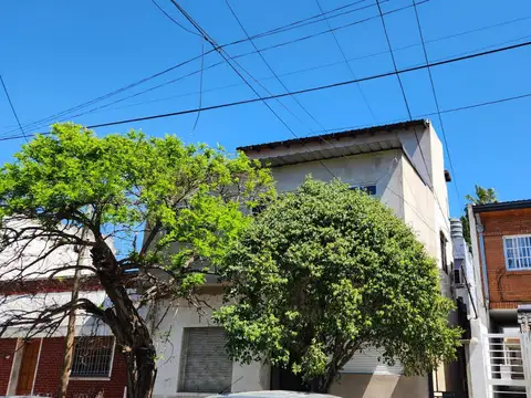 Depto Tipo Casa en Venta 50 años