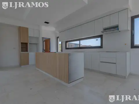 Casa 5 ambientes con 4 baños