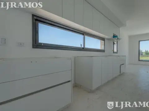 Casa en Alquiler al Este