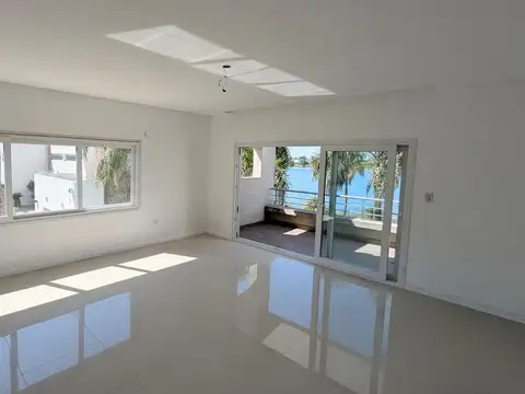 Departamento en Venta con 2 cocheras