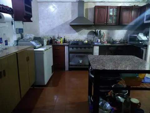 Casa 4 ambientes con 3 baños