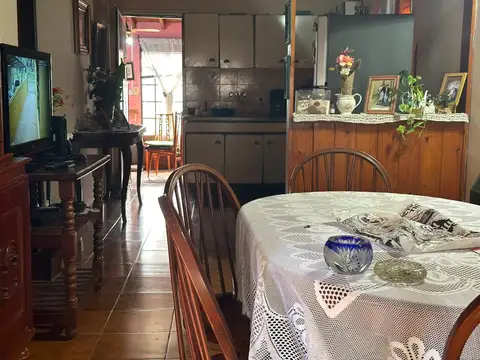 Casa 4 ambientes con 1 baño