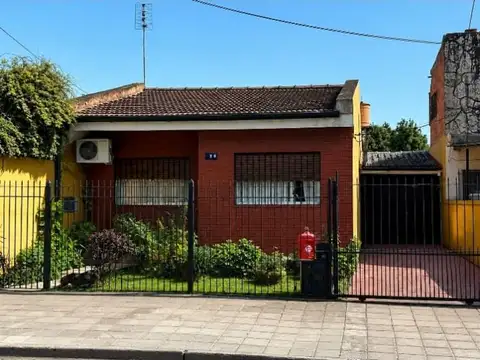 CASA C/PARQUE A 3 CUADRAS DE ESTACION GLEW