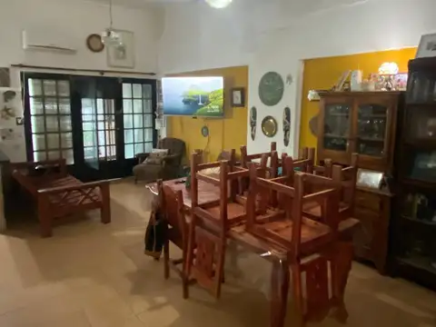 Casa 5 ambientes con 1 baño