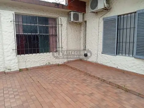 Depto Tipo Casa 2 ambientes con 1 baño