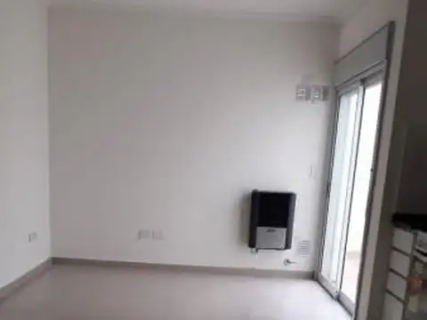 Irigoyen 2200, Piso pb