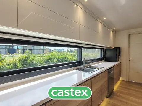 Casa 5 ambientes con 3 baños