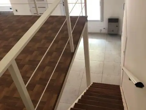 Depto Tipo Casa 3 ambientes con 1 baño