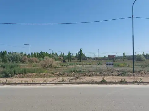 Venta en conjunto de TRES lotes contiguos (uno en esquina) - General Fernandez Oro
