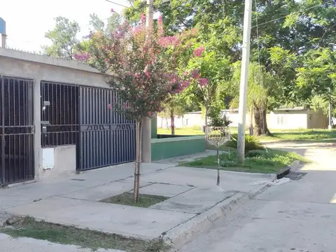 CASA DE 3 DORMITORIOS EN BARRIO SARGENTO CABRAL