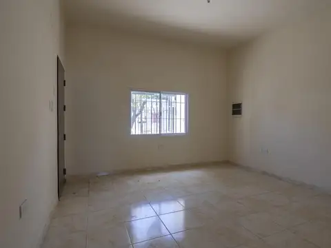 Casa 5 ambientes con 1 baño