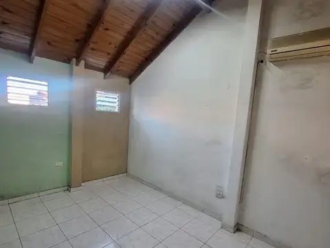 Depto Tipo Casa 4 ambientes con 2 baños