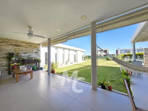 Casa 4 ambientes con 3 baños