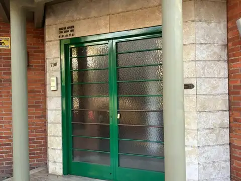 Oficina 6 ambientes con 3 baños