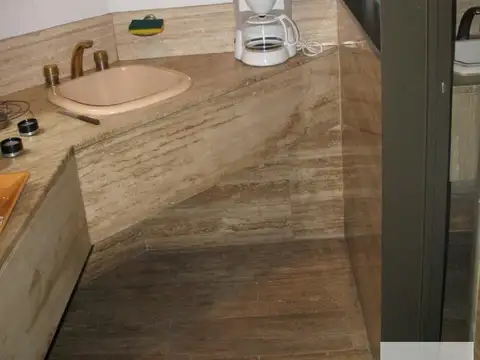 Oficina en Venta - 3 Baños - 250mts - San Isidro