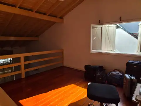 Casa 5 ambientes con 1 baño