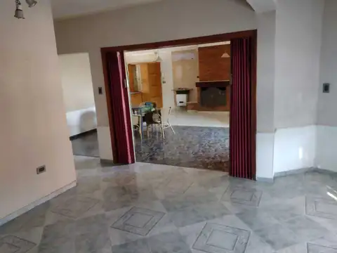 Casa 3 ambientes con 2 baños