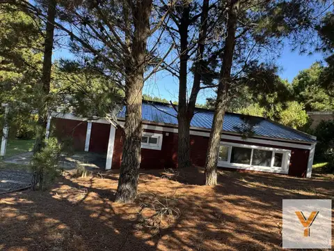 Casa en venta - 3 Dormitorios 2 Baños - 127.38mts2 - Pinamar