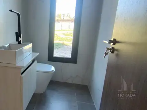 Casa 5 ambientes con 2 baños
