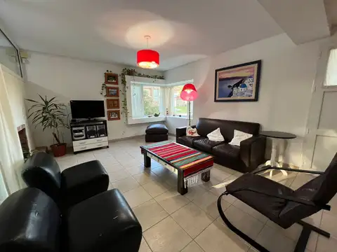 Casa 5 ambientes con 3 baños