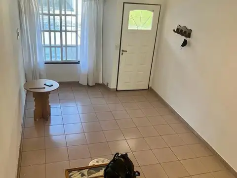 Depto Tipo Casa en Alquiler en Carapachay, $ 1.400.000