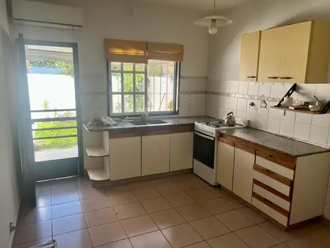 Depto Tipo Casa en Alquiler de 2 dormitorios