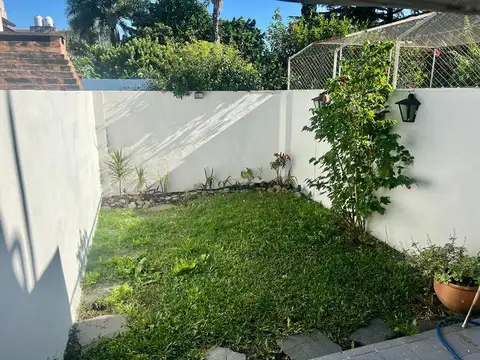 Depto Tipo Casa en Alquiler de 3 ambientes