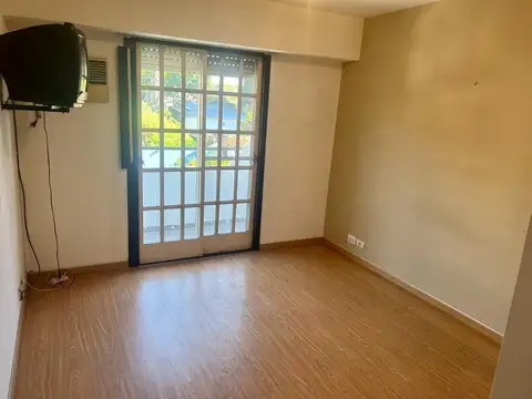 Depto Tipo Casa en Alquiler con 1 cocheras