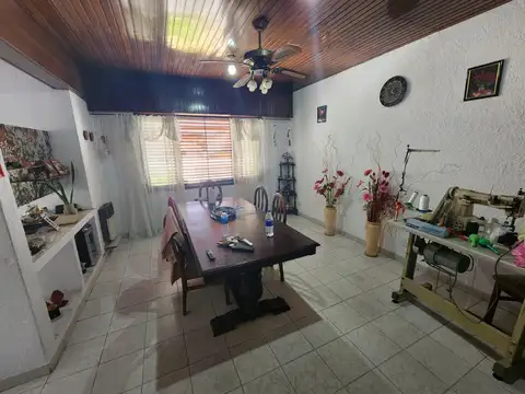 Departamento 6 ambientes con 2 baños